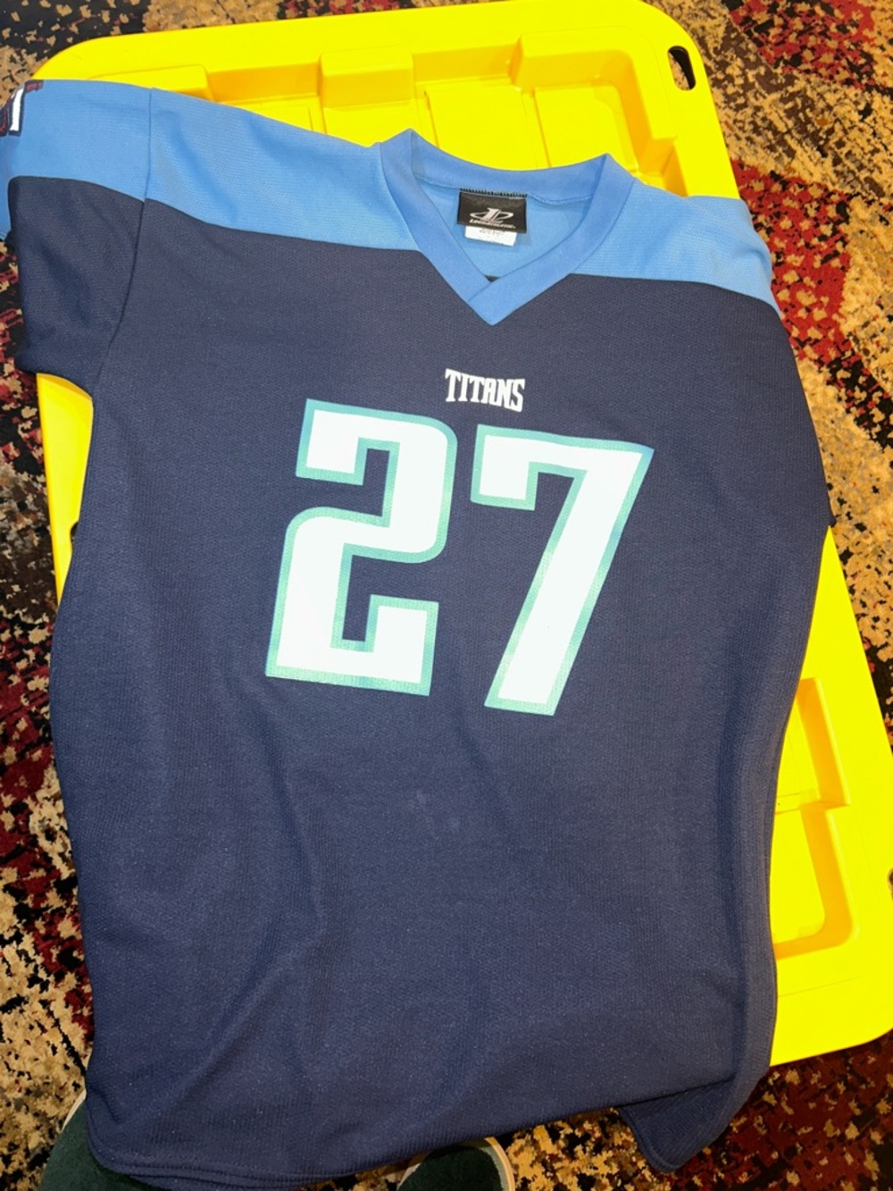 EUC Titans football jersey youth XL